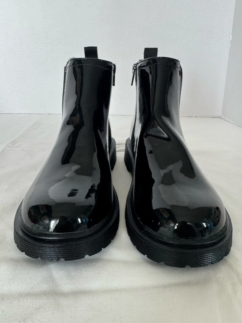 Steve Madden Glossy Black Chelsea Rain Boots Size 4